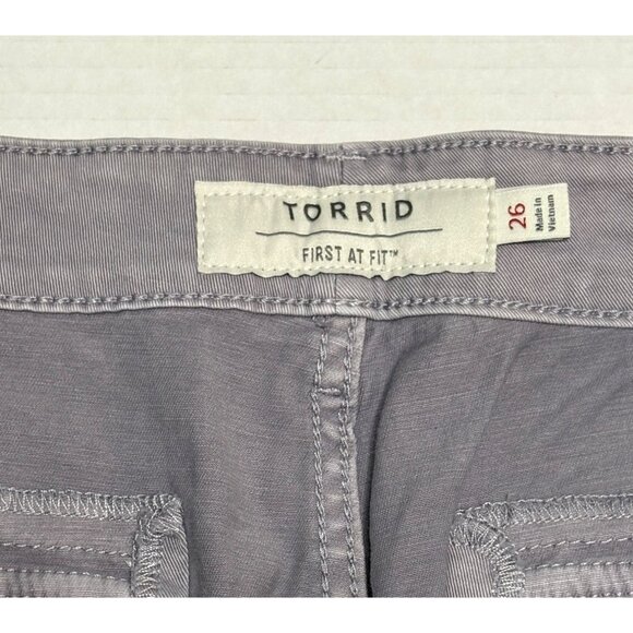 Torrid Womens Size 26 Gray Button Fly Shorts Pockets High Rise Stretch New - Picture 5 of 7